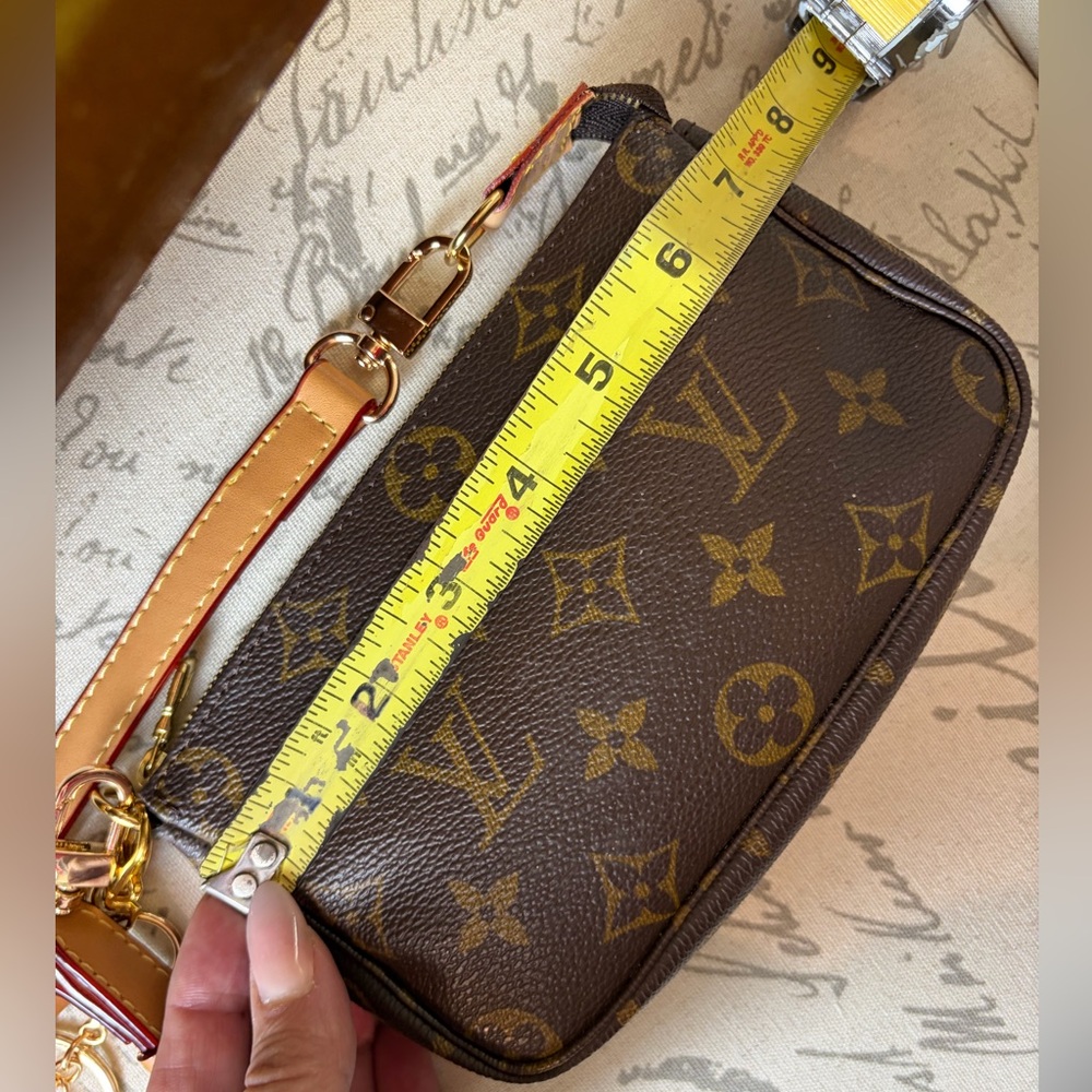 LOUIS VUITTON MONOGRAM POCHETTE - Picture 13 of 14